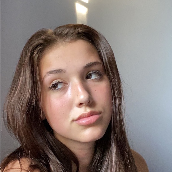 Meet your Posher, Isabella - Picture 1 of 1